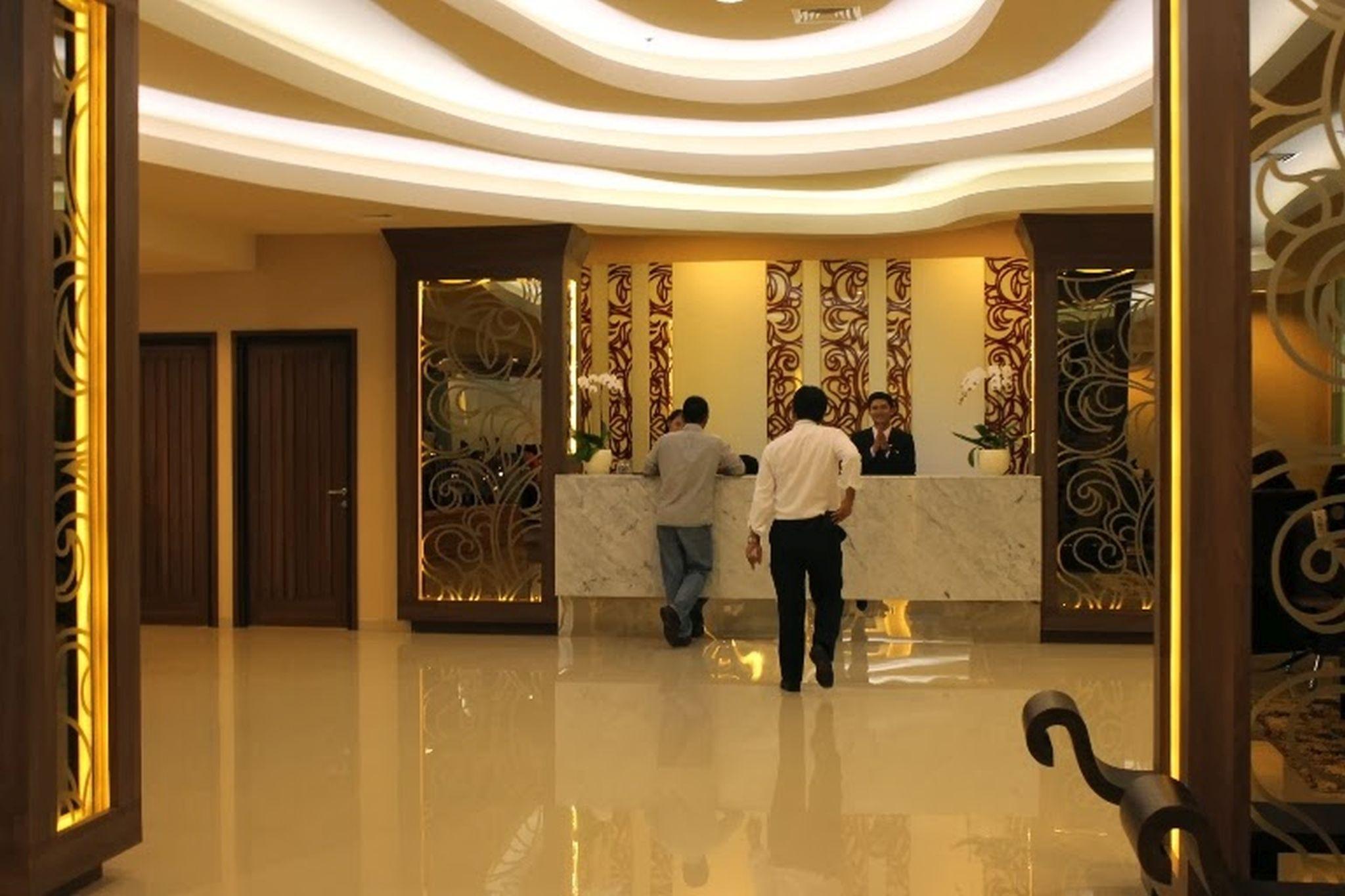 Hotel Santika Depok Exterior photo