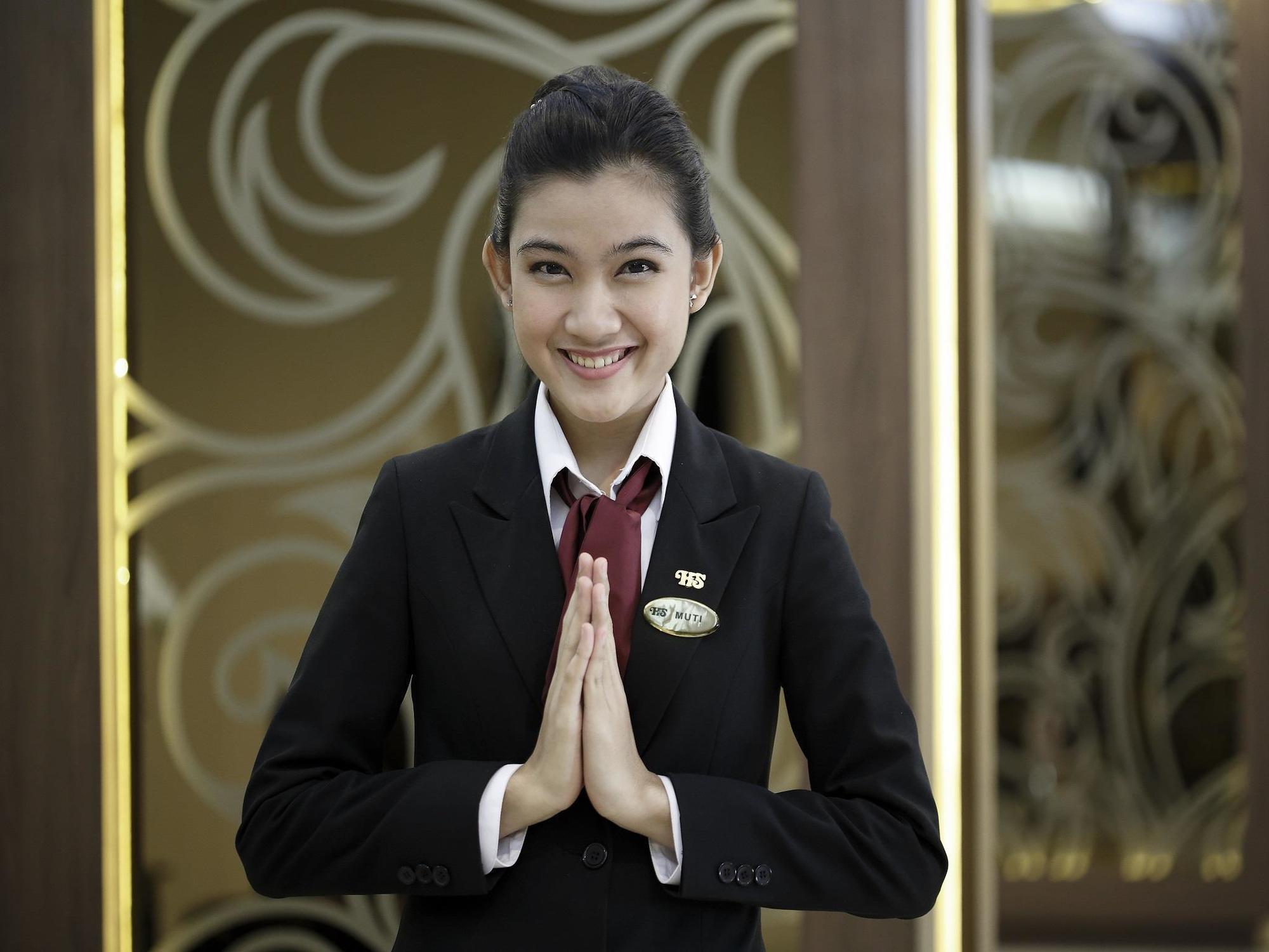 Hotel Santika Depok Exterior photo